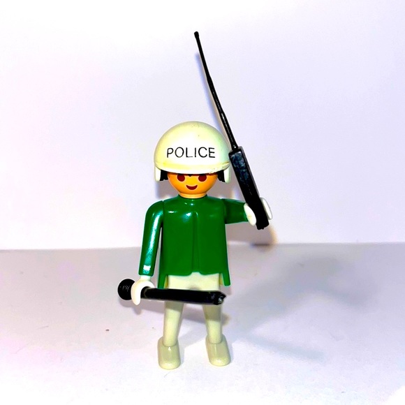 Vintage Playmobil Geobra - 40 Figures w/ Accessories - Picture 9 of 12